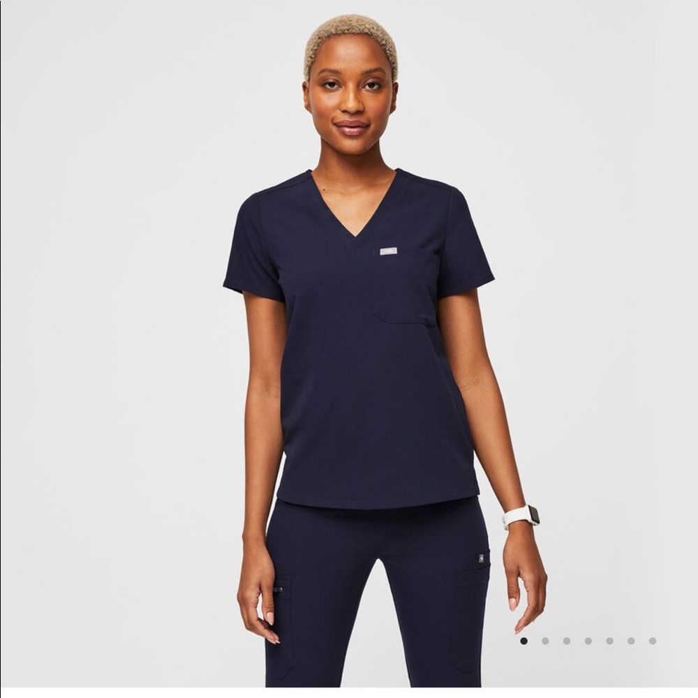 FIGS Navy Catarina One-Pocket Scrub Top- Small